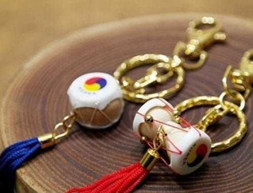 Korean Traditional Miniature Drum Janggu Key Rings/Korean Souvenirs, gifts keychains.